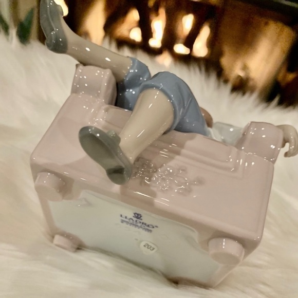 Lladro Naptime Friends Porcelain Figurine New In Box - Picture 6 of 9